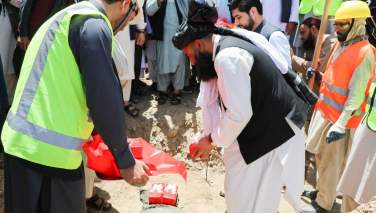 سنگ تهداب چهار باب مکتب از طرف یک موسسه در کابل گذاشته شد